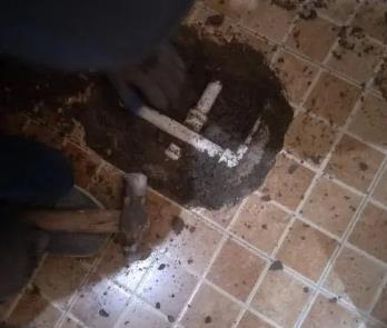 桓仁卫生间漏水维修公司为您分享下卫生间渗水如何处理及注意事项